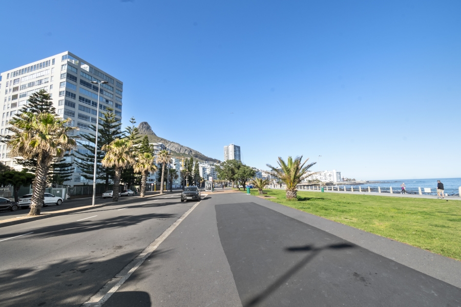 2 Bedroom Property for Sale in Sea Point Western Cape